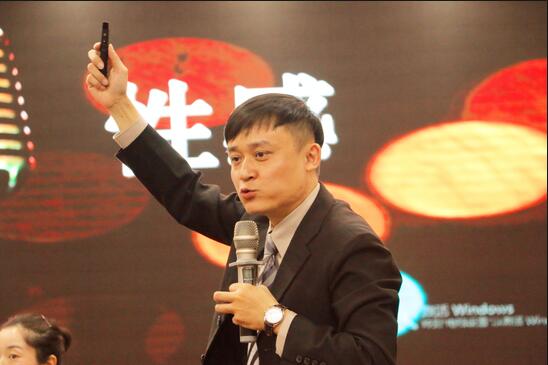 周老師 領(lǐng)袖演說與團隊復(fù)制.jpg