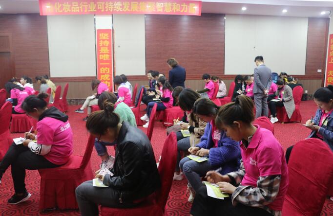 弘上微企業(yè)內(nèi)訓(xùn)-湖南中堅(jiān)力量.jpg